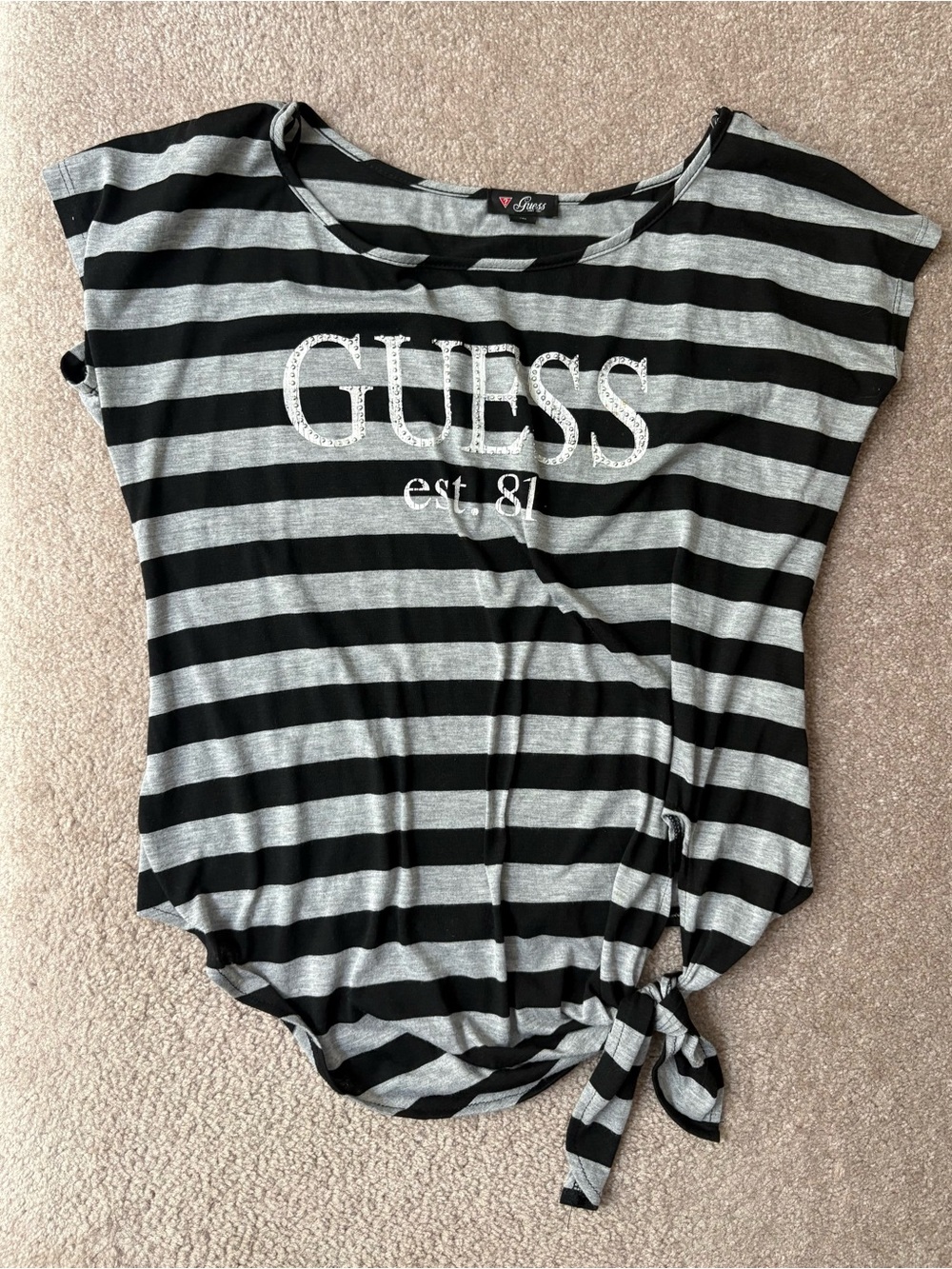 Guess top